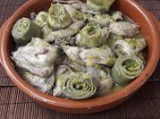 Una foto de codornices al vino blanco
