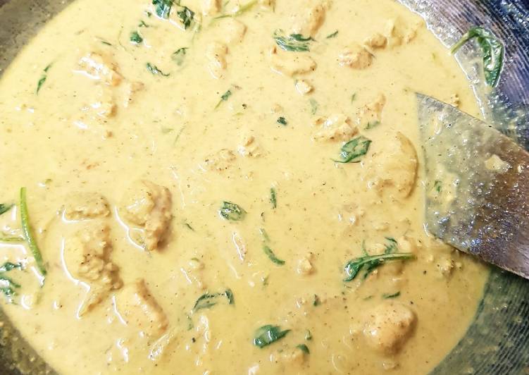 Step-by-Step Guide to Make Award-winning My lovely tasty Creamy Curried Chicken.with Spinach