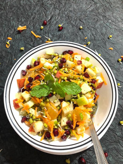 A picture of Sprouted Moong Mixed Fruits Salad.