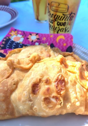 Una foto de Masa empanada frita