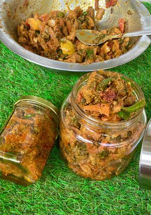 सर्दियों वाला मिक्स्ड अचार(sardiyo wala mix achar recipe in hindi) रेसिपी मुख्य फोटो