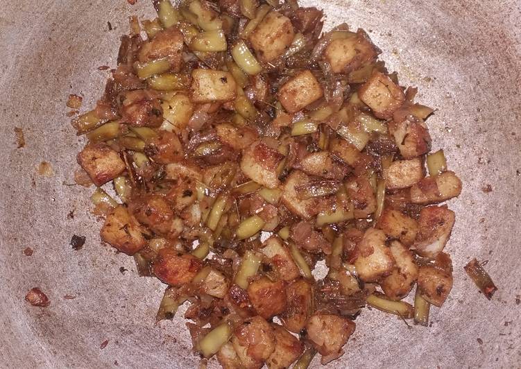 Recipe of Super Quick Homemade Dry Aloo gawar ki sabzi