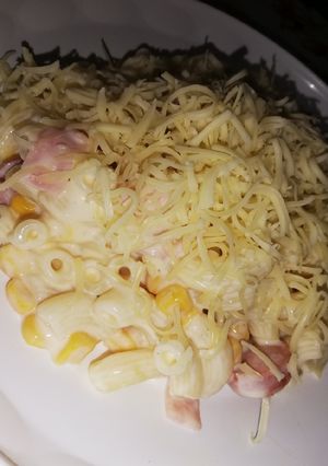 Sajtos-tejfölös tészta extrákkal recept fotója