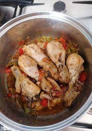Foto principal de 339. Cazuela de muslos de pollo con pimientos y Romero