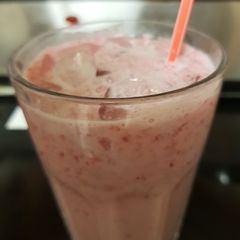 A picture of My Rassberries and Cream slushy Drink. 😀.