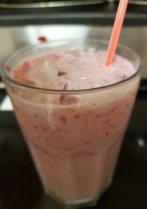 A picture of My Rassberries and Cream slushy Drink. 😀.