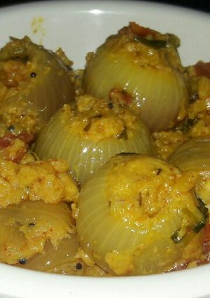 A picture of Malai Bharva pyaaz / stuff onion.