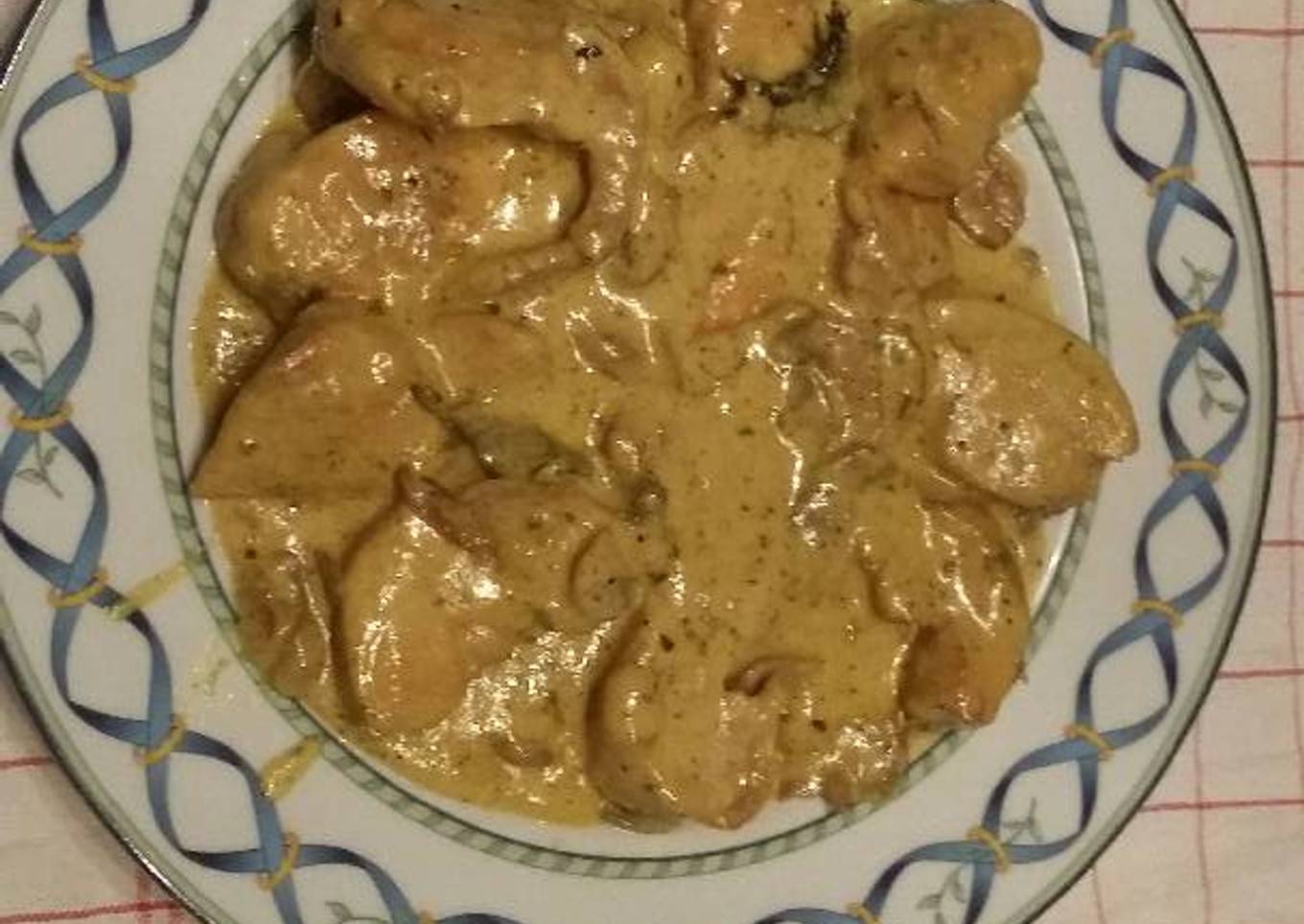 Pollo con cerveza ratler y salsa cúrcuma