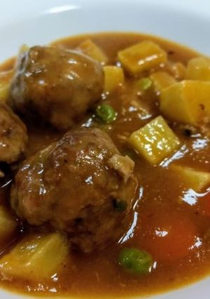 Una foto de Albóndigas con patatas