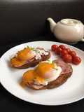 Eggs Benedict Recipe with Hollandaise sauce
