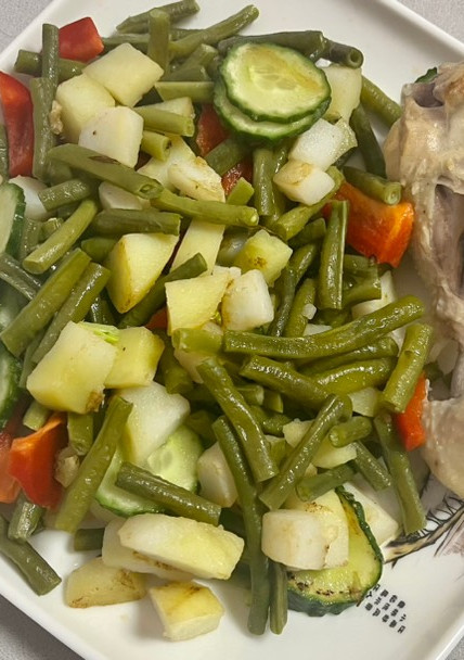 Una foto de Ensalada con pollo