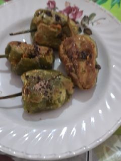 ભરેલા મરચાં (Bharela Marcha Recipe In Gujarati) રેસીપી મુખ્ય ફોટો