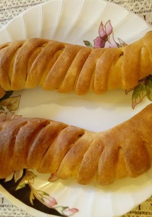 A picture of Caterpillar shape Bread.