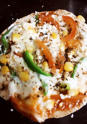 पिज़्ज़ा(pizza recepie in hindi) रेसिपी मुख्य फोटो
