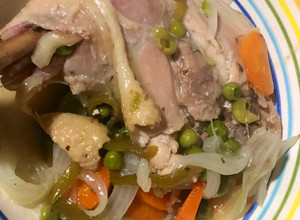 Una foto de Pollo al Jugo Arvejado