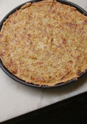 Una foto de Tarta de puerro, queso y panceta
