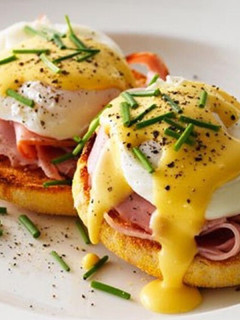 Una foto de Huevos Benedictine