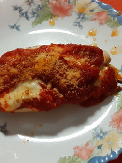 Una foto de Pechuga de pollo rellena