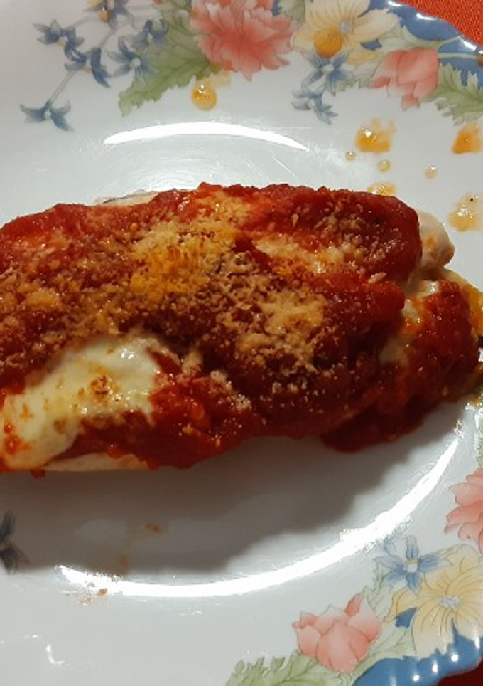 Una foto de Pechuga de pollo rellena