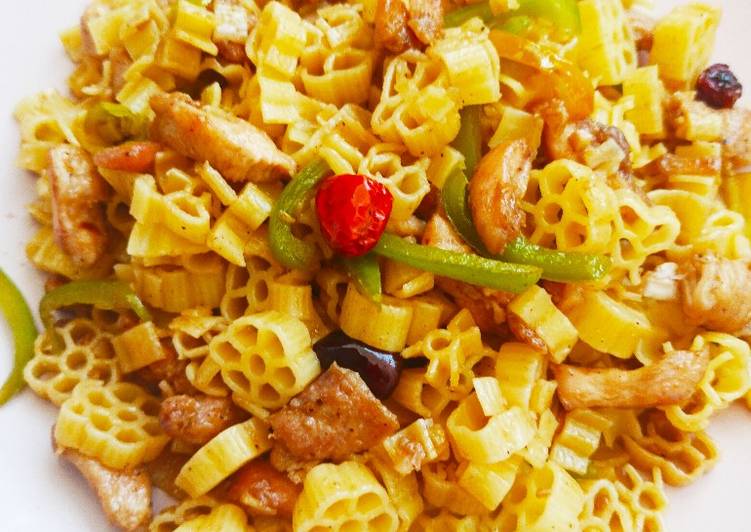 Chicken Chilli Dry with flower macroni