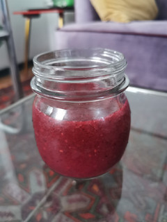 Una foto de Smoothie rojo