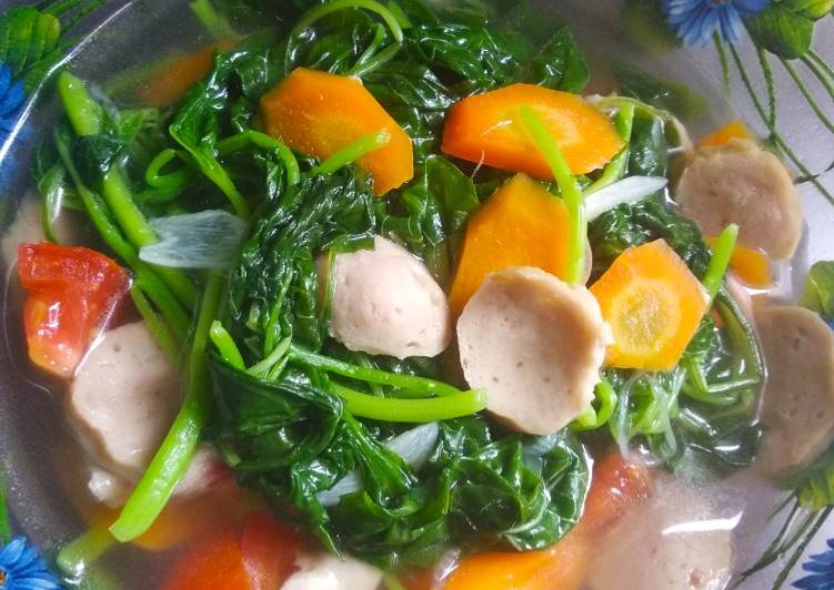 Langkah Mudah untuk meracik Tumis bayam bakso wortel Lezat