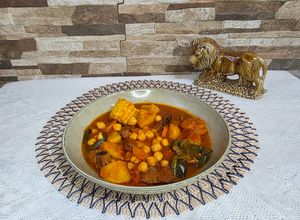 Una foto de Estofado de garbanzos en conserva