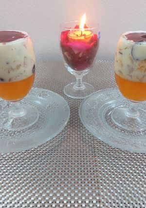 A picture of Fruits creamy Dessert.