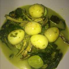 รูปของ Gulai daun singkong telur puyuh