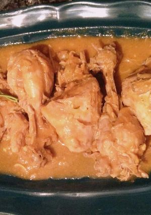 Una foto de Pollo en salsa tomillo con curry