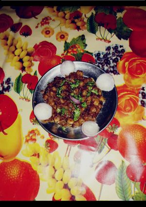 A picture of Dry chana masala.