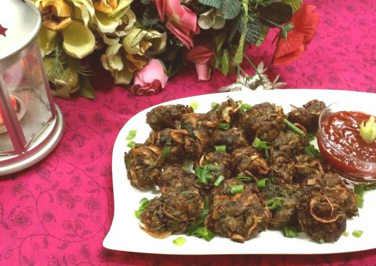 How to Make Homemade Keema Paalak Pakoras