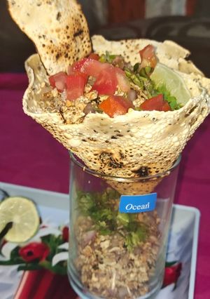 A picture of Paapad ka salad.