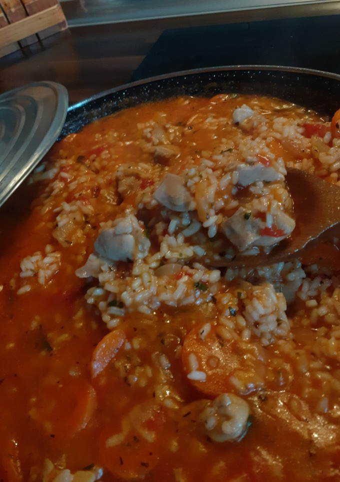 Una foto de Pollo con arroz