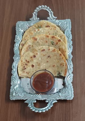 ফুলকপির পরোটা (Fulkopir paratha recipe in bengali) রেসিপির প্রধান ছবি