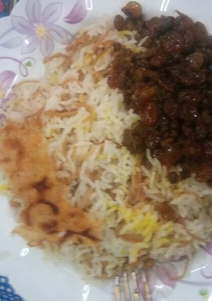 عکسی از دستور رشته پلو با گوشت چرخ کرده
