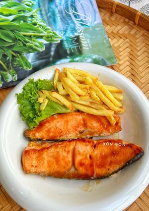 Hình của món Steak Cá Hồi Áp Chảo - Khoai Tây Chiên.