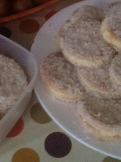 Una foto de Galletas de coco de limón y chocolate