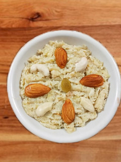 लौकी का हलवा (Lauki ka halwa recipe in hindi) रेसिपी मुख्य फोटो