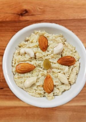 लौकी का हलवा (Lauki ka halwa recipe in hindi) रेसिपी मुख्य फोटो