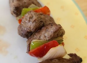 Una foto de Brochetas de Carne