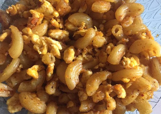 Bagaimana Membuat Makaroni telor murah &amp; simple, Enak Banget
