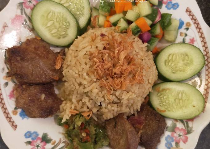 Cara Gampang Menyiapkan Nasi Kebuli, Enak Banget