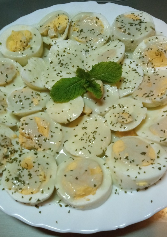 Una foto de Huevos con salsa roquefort