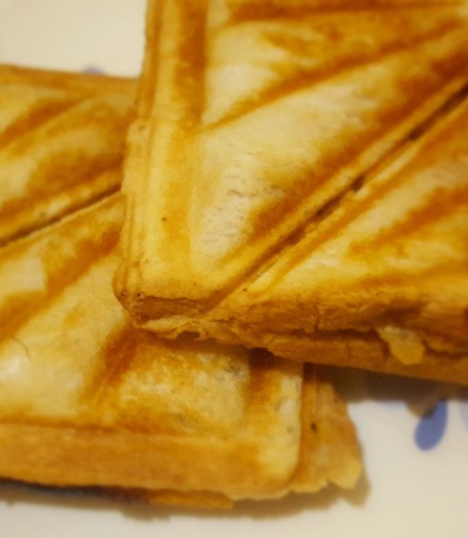 A picture of Chicken kabab (toast sandwich).