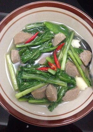 Foto resep Tumis caisim dan bakso kuah