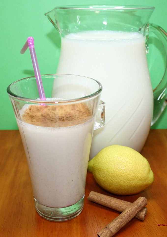Una foto de Leche con canela y limón