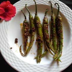 A picture of Masala chillies.