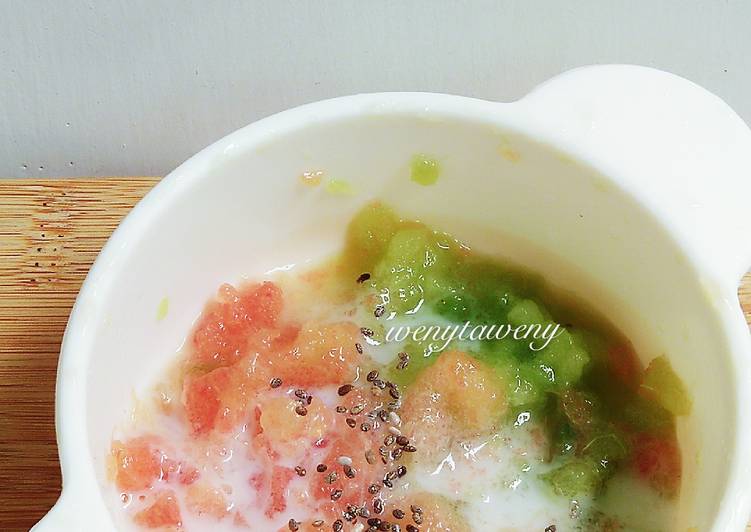 Puree Kiwi Plum with Yoghurt