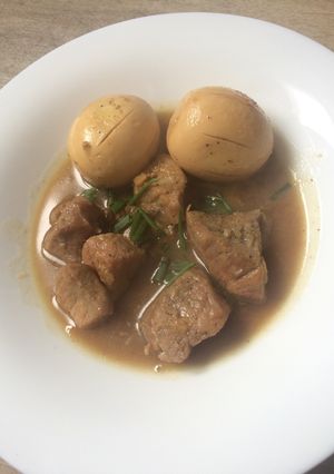 Hình của món Thịt kho trứng.